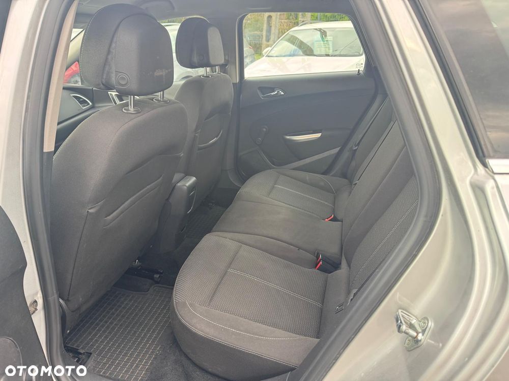 Opel Astra 1.4 T Enjoy - 12