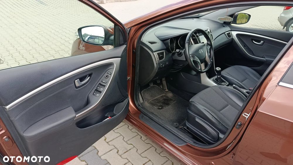 Hyundai i30 1.6 CRDi Classic + - 13