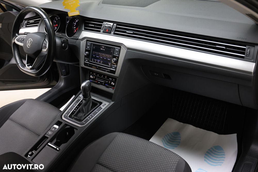 Volkswagen Passat 1.5 TSI ACT DSG Comfortline - 12