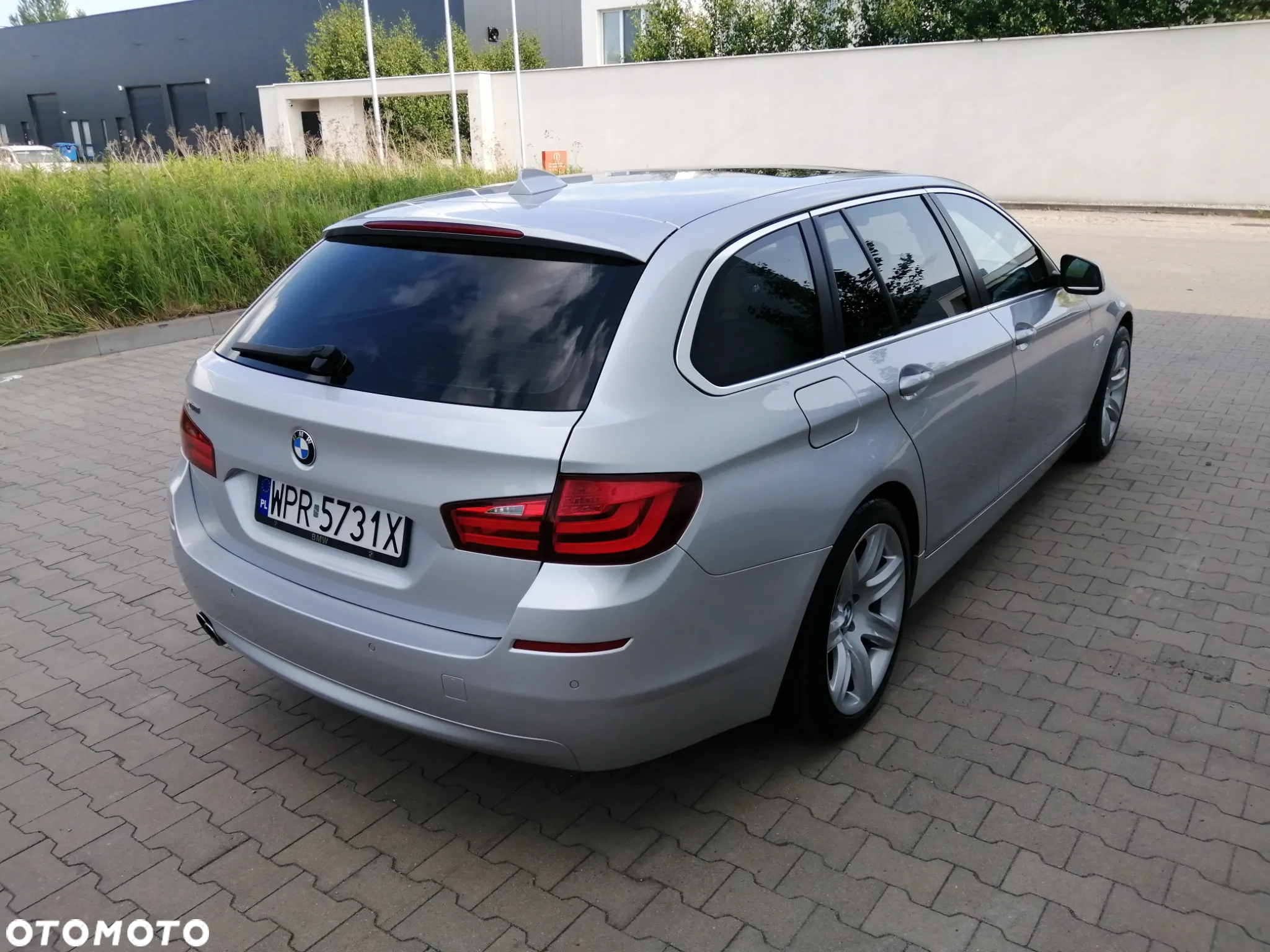 BMW Seria 5 525d xDrive - 9