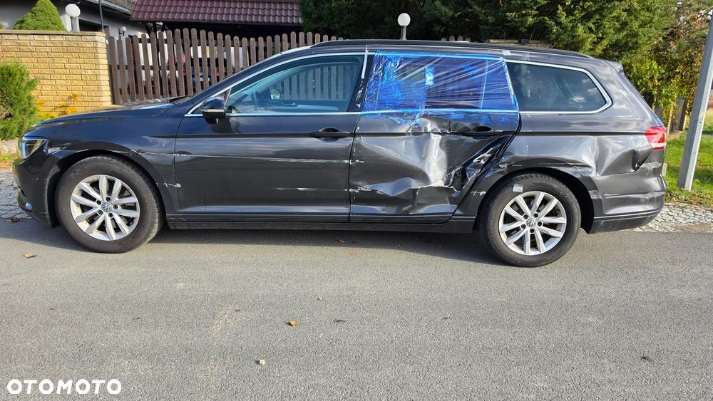 Volkswagen Passat Variant 2.0 TDI SCR BlueMotion Comfortline - 9