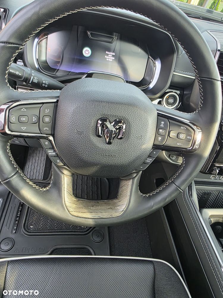 RAM 1500 Limited Night - 20