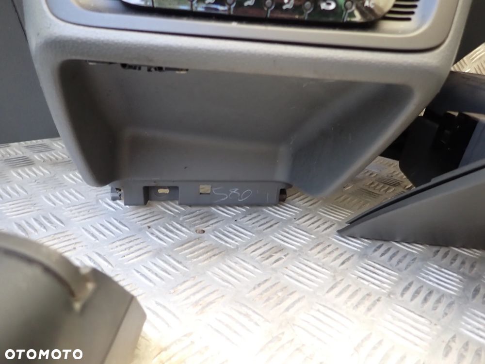 KOKPIT DESKA ROZDIELCZA SEAT IBIZA IV , WERSJA 5 DRZWIOWA - 6