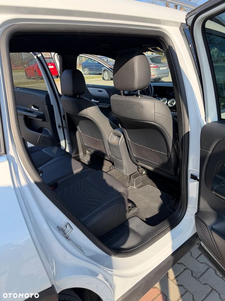 Mercedes-Benz GLB 250 4-Matic Progressive 8G-DCT - 11