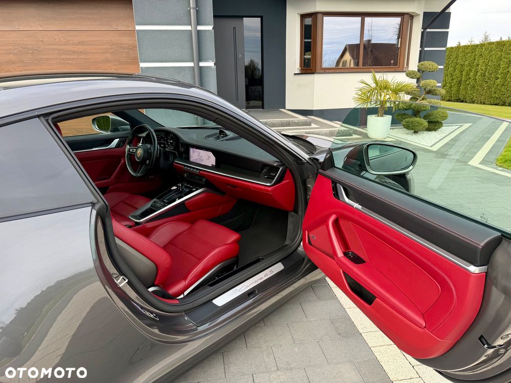 Porsche 911 Carrera 4S - 26