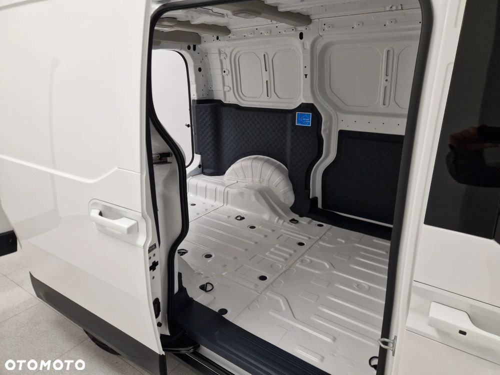 Kia PV5 - 21