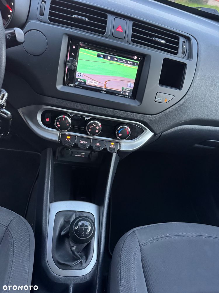 Kia Rio - 23