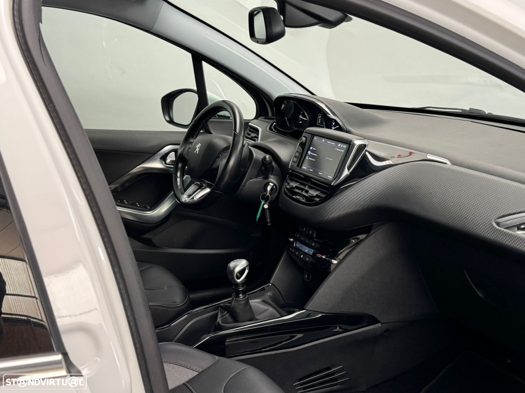 Peugeot 2008 1.2 PureTech Allure - 22