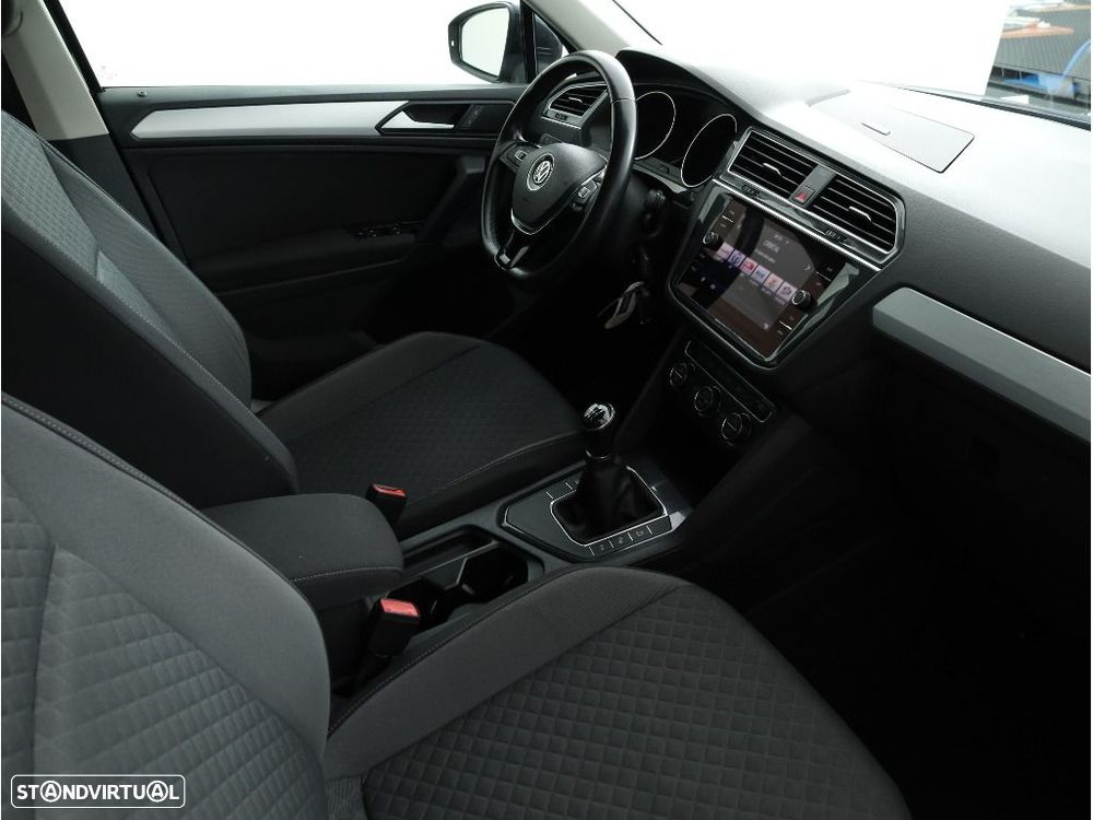 VW Tiguan 2.0 TDI Confortline - 14