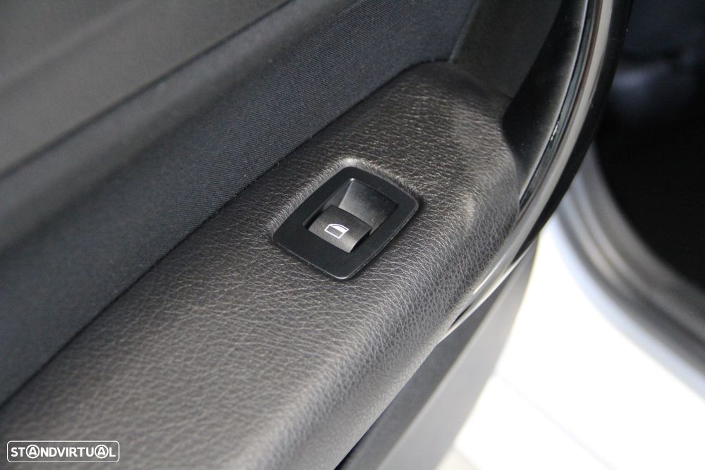 BMW 116 d Line Sport Auto - 24