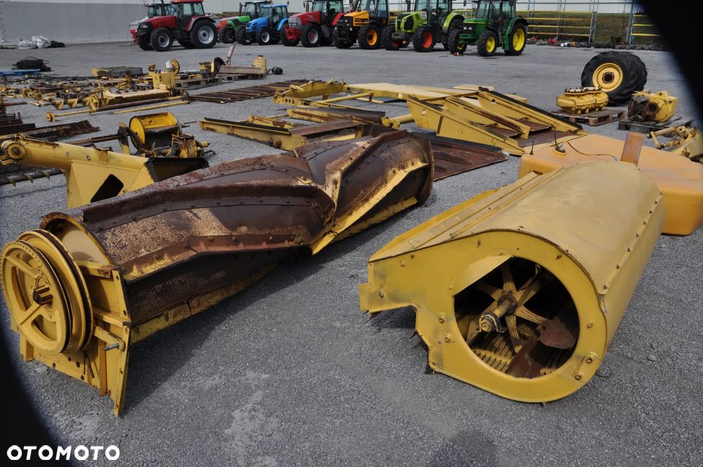 WAŁ PÓŁOŚ KOŁO PASOWE NEW HOLLAND TF 78 TX66 - 24