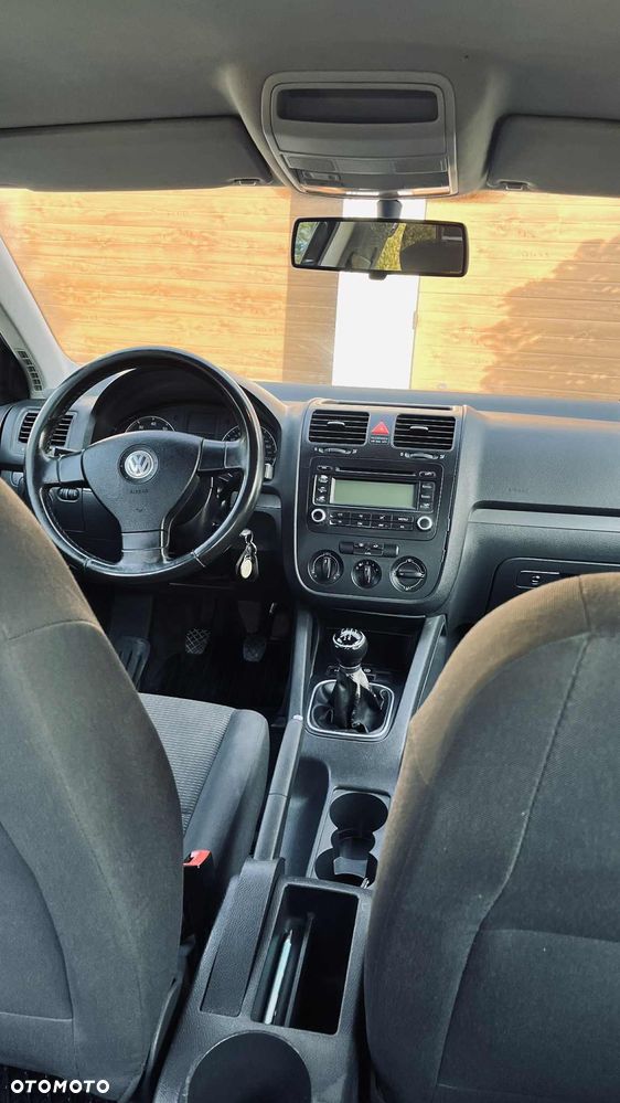 Volkswagen Jetta - 10