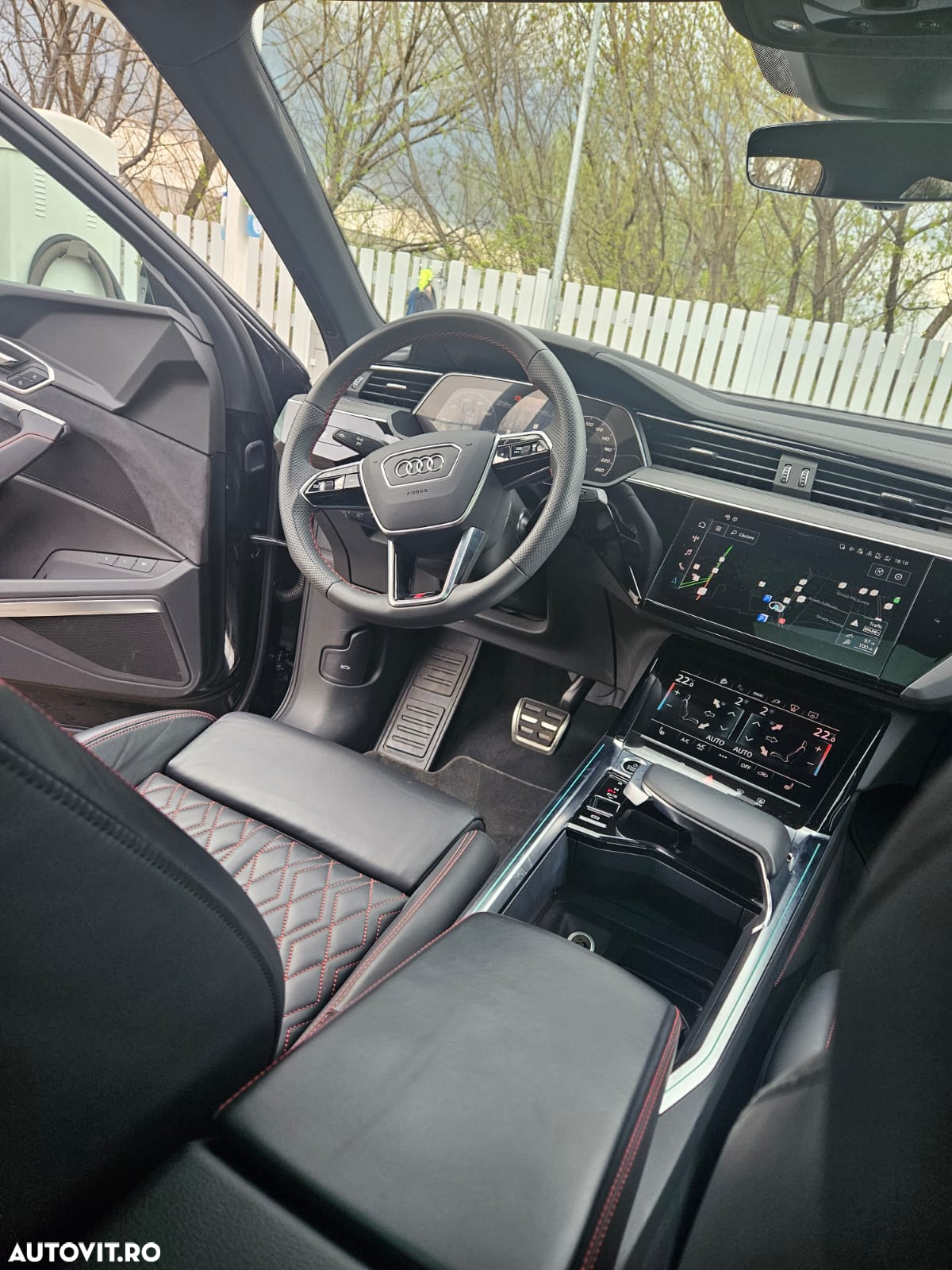 Audi Q8 e-tron 55 quattro S Line - 9