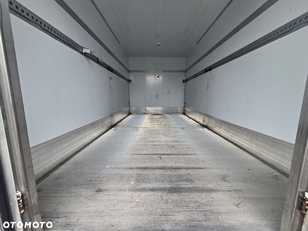 Volkswagen CRAFTER L4 - 26