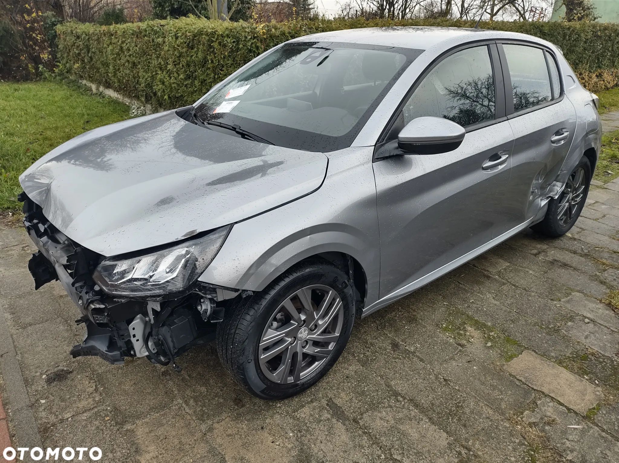 Peugeot 208 - 1