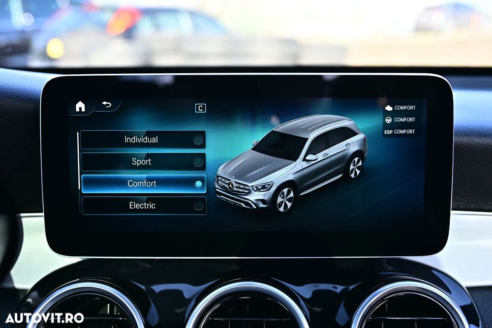 Mercedes-Benz GLC 300 de 4Matic 9G-TRONIC AMG Line Plus - 25