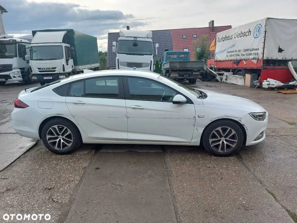 Opel Insignia - 17