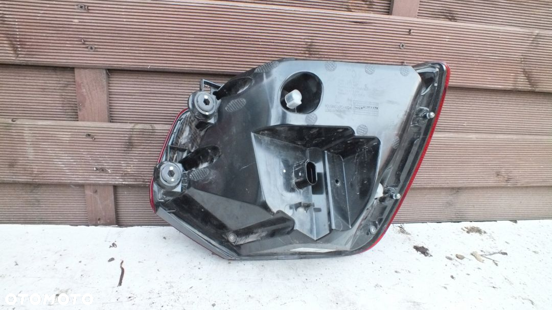 LAMPA TYLNA LEWA LED AUDI Q2 81A945091 - 3