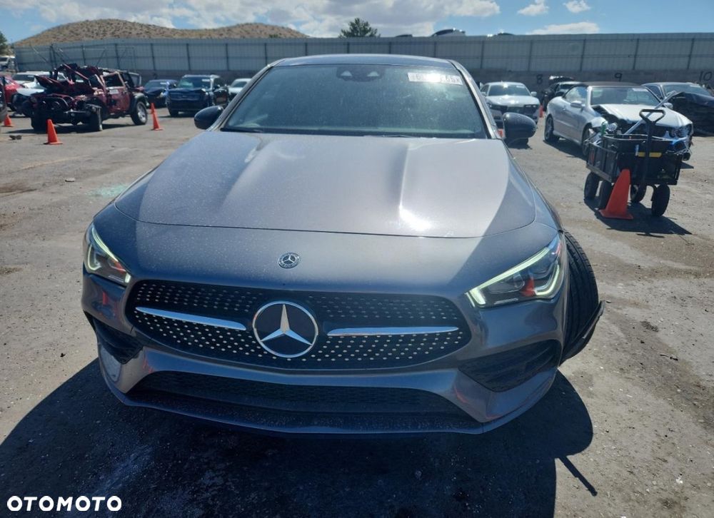 Mercedes-Benz CLA - 2