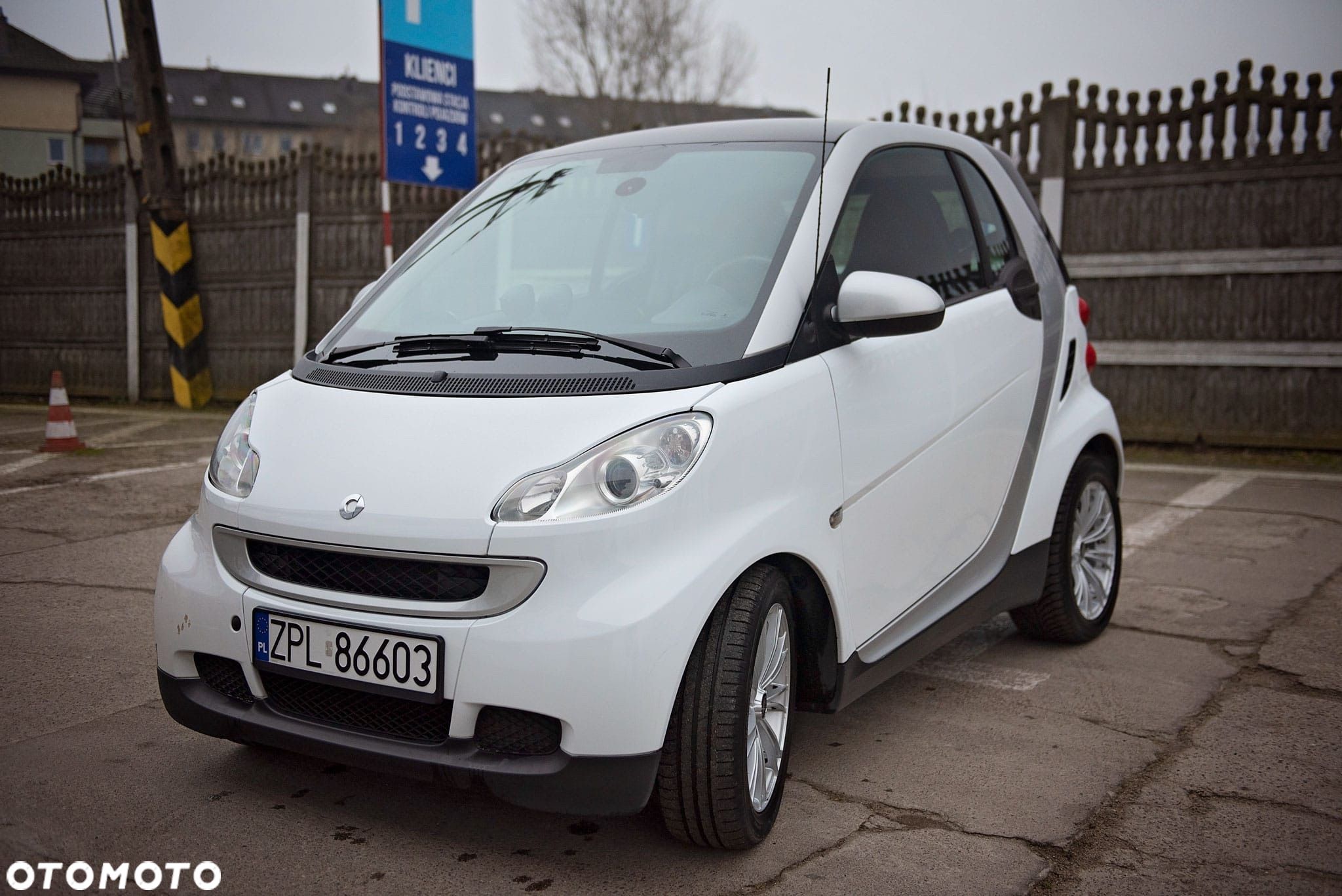 Smart Fortwo coupe softouch pure micro hybrid drive - 1
