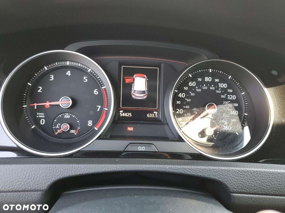 Volkswagen Golf - 10