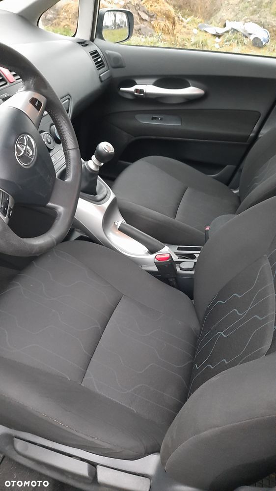Toyota Auris 1.6 2010 - 12