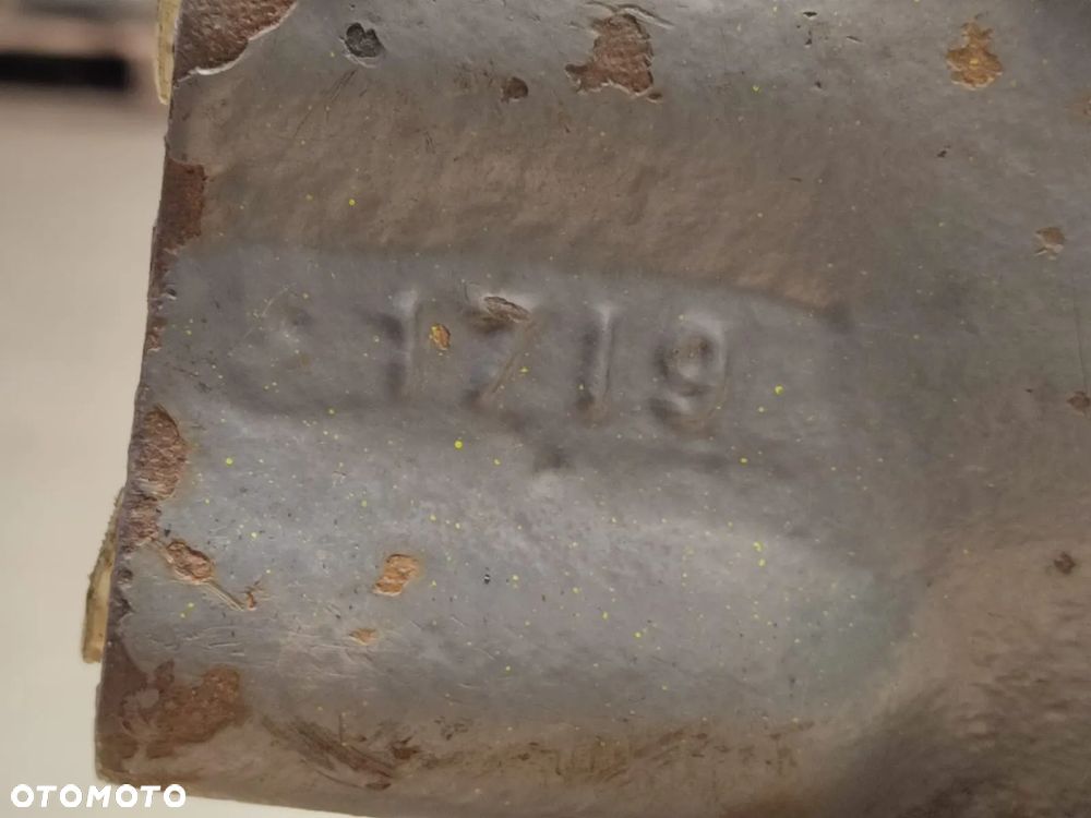 Zwolnica Zwrotnica 11002 Piasta Półoś NEW HOLLAND LB95 - 10