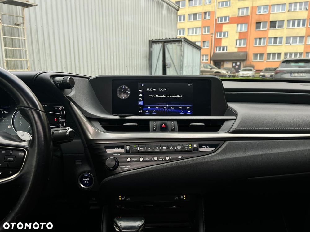 Lexus ES 300h Elegance - 24