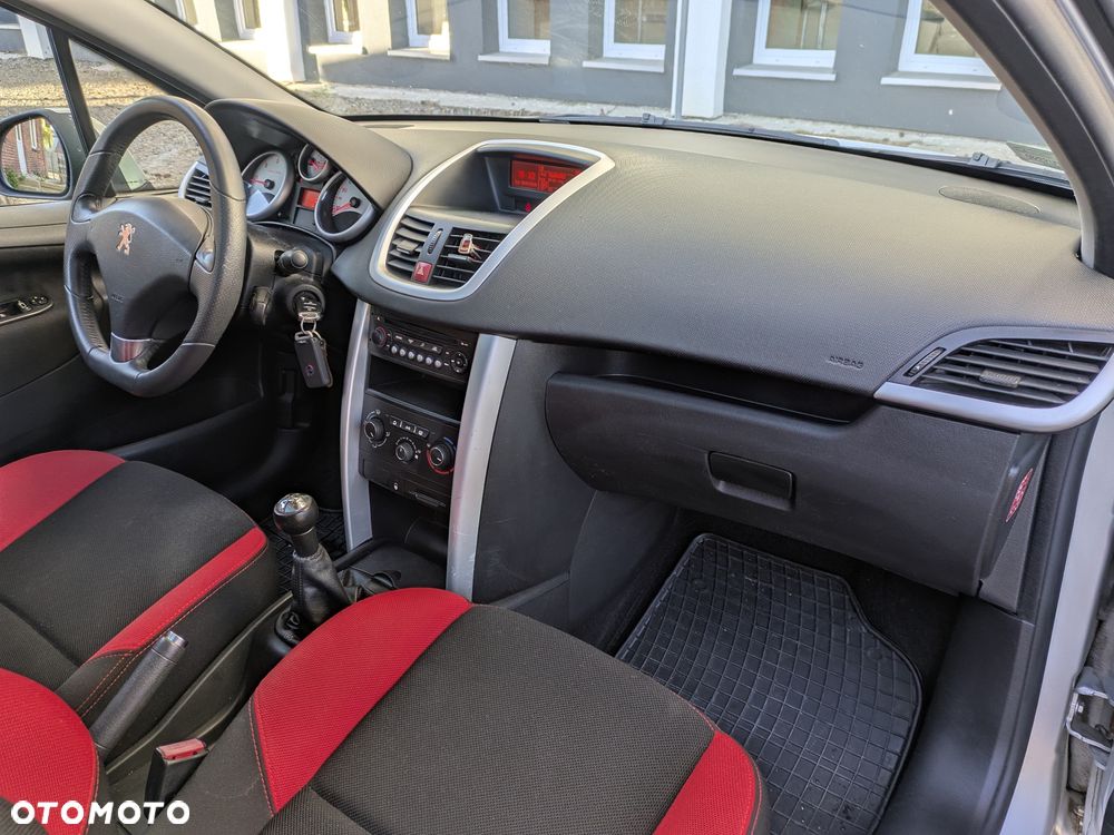 Peugeot 207 - 17