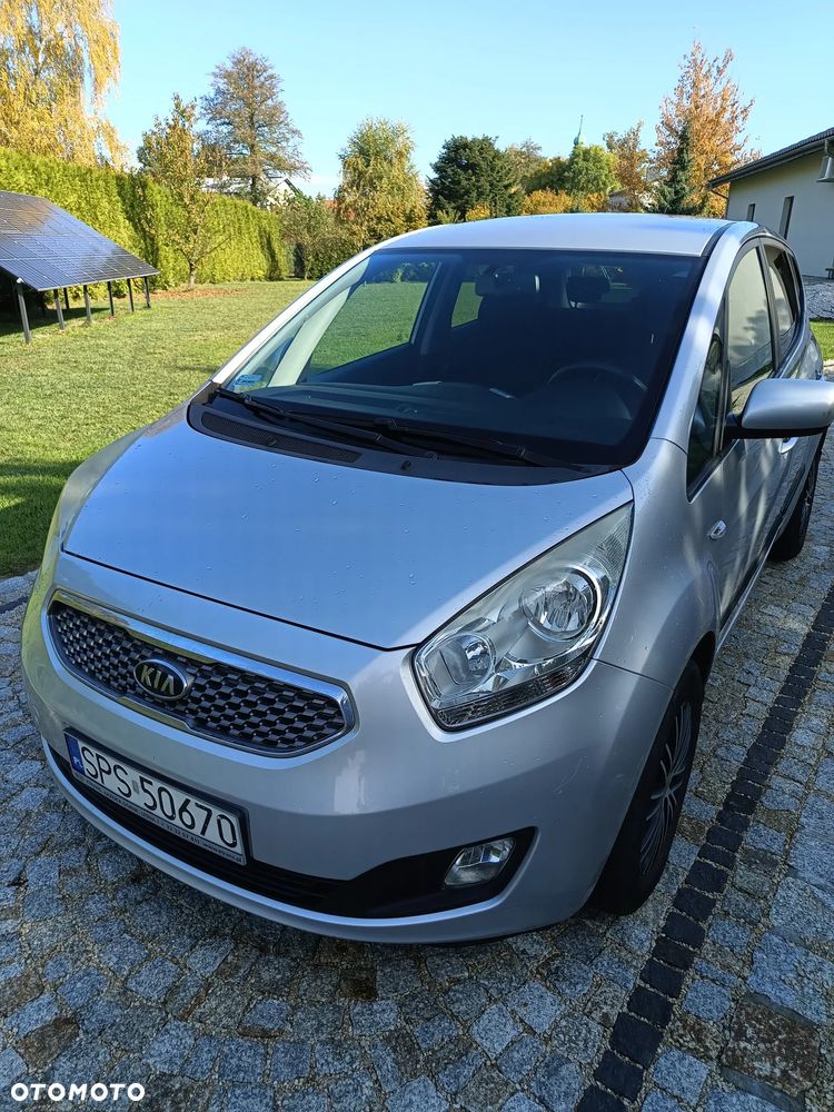 Kia Venga 2010 photo 2