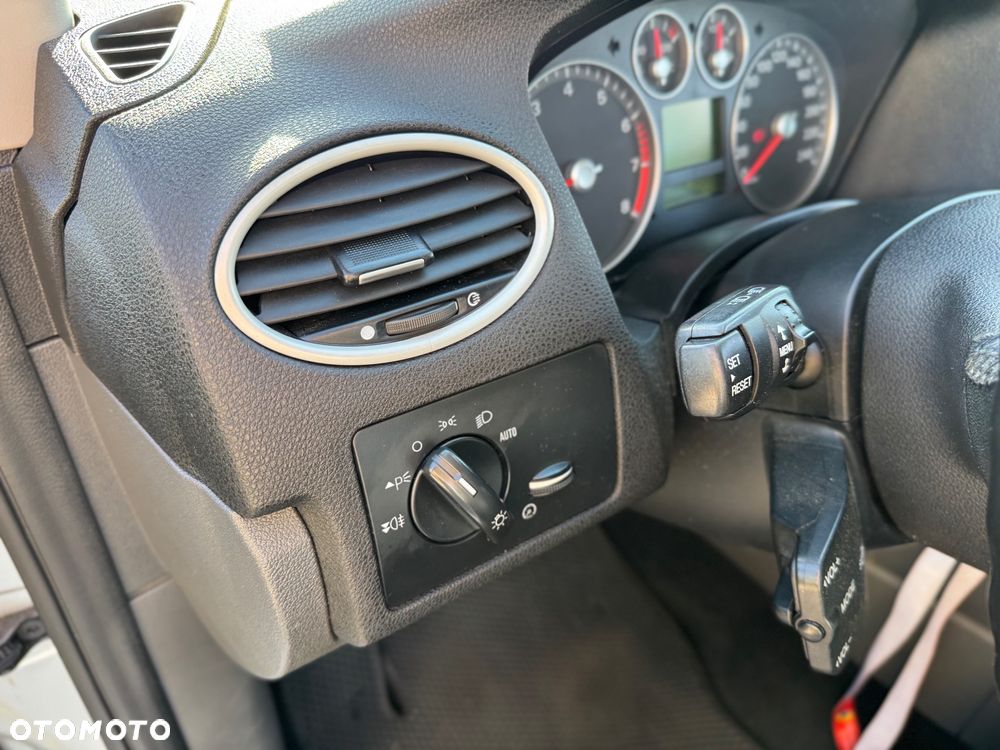 Ford Focus - 8