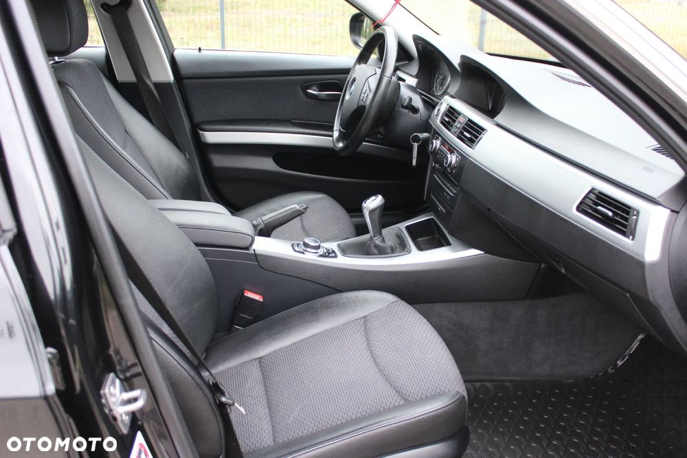 BMW Seria 3 318i Edition Lifestyle - 21