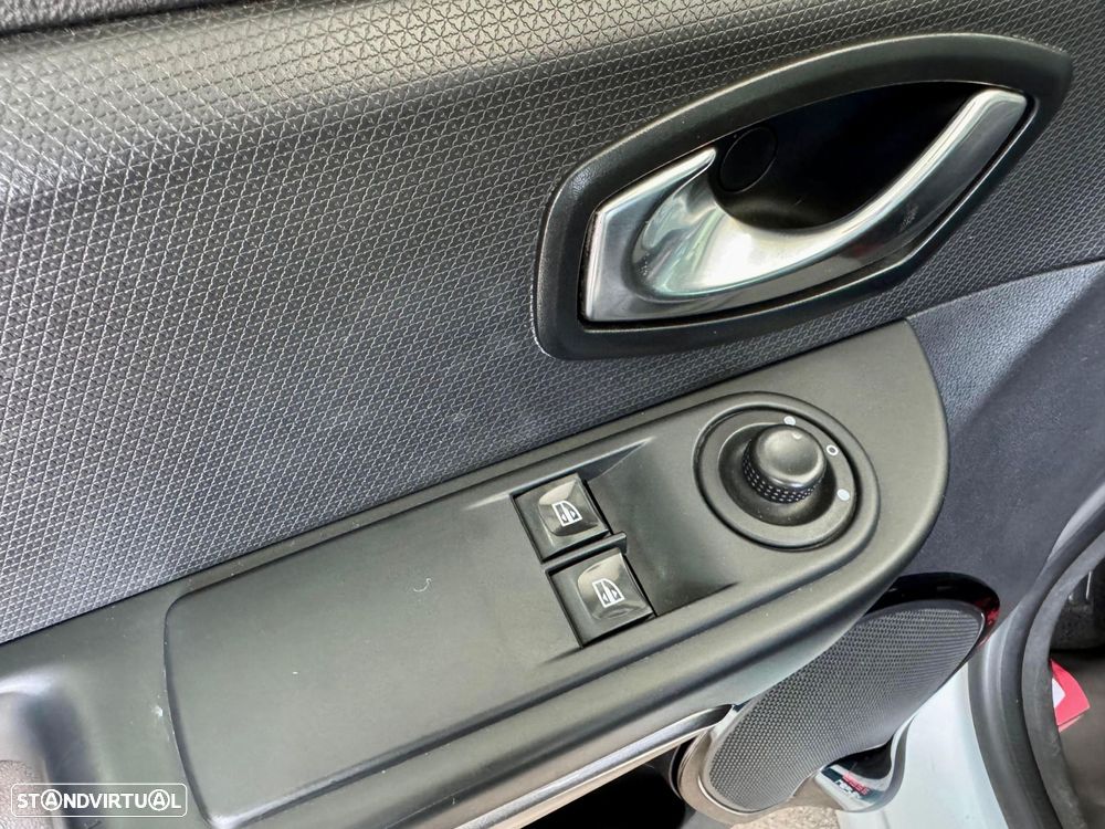 Renault Clio 0.9 TCe Limited - 13