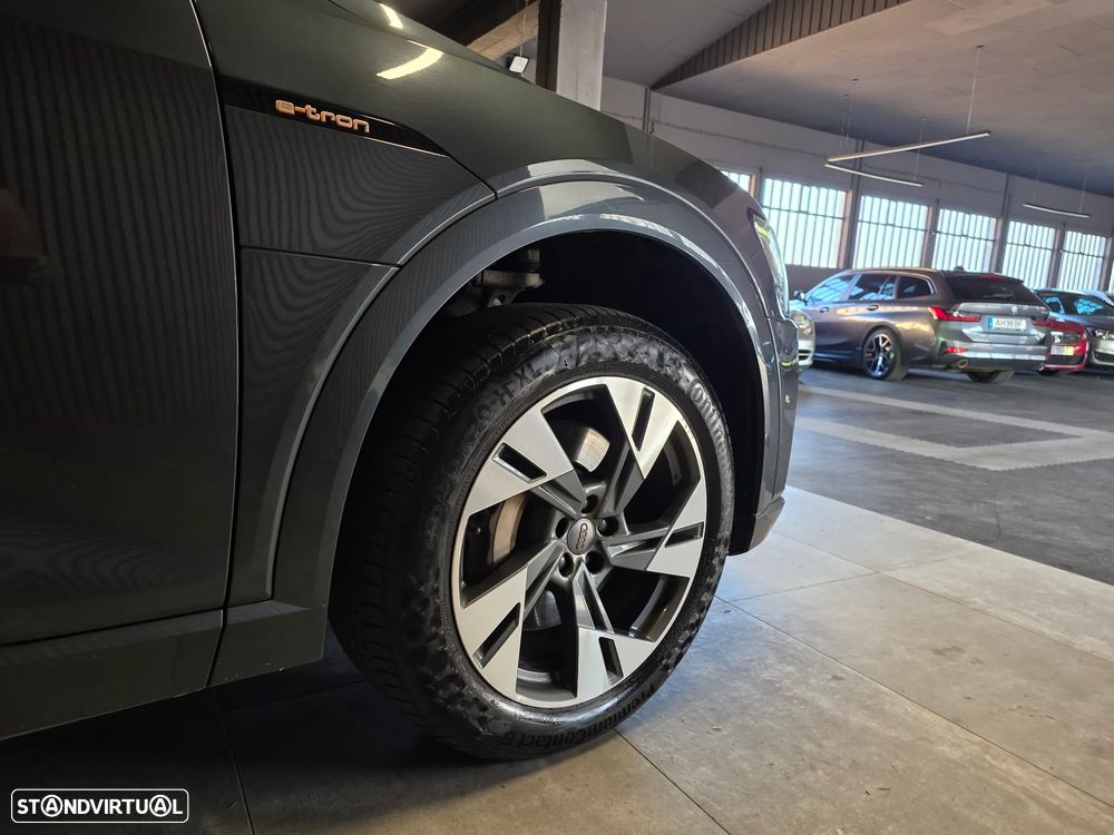 Audi e-tron 55 quattro - 12