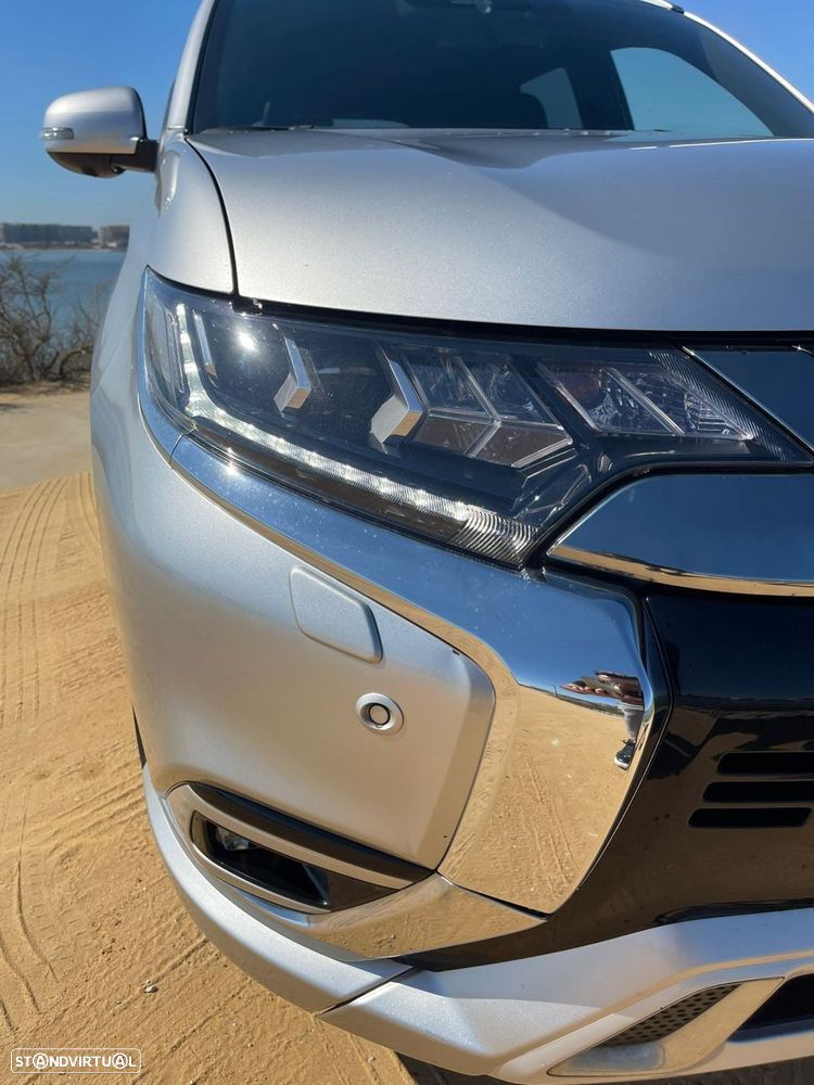 Mitsubishi Outlander - 3