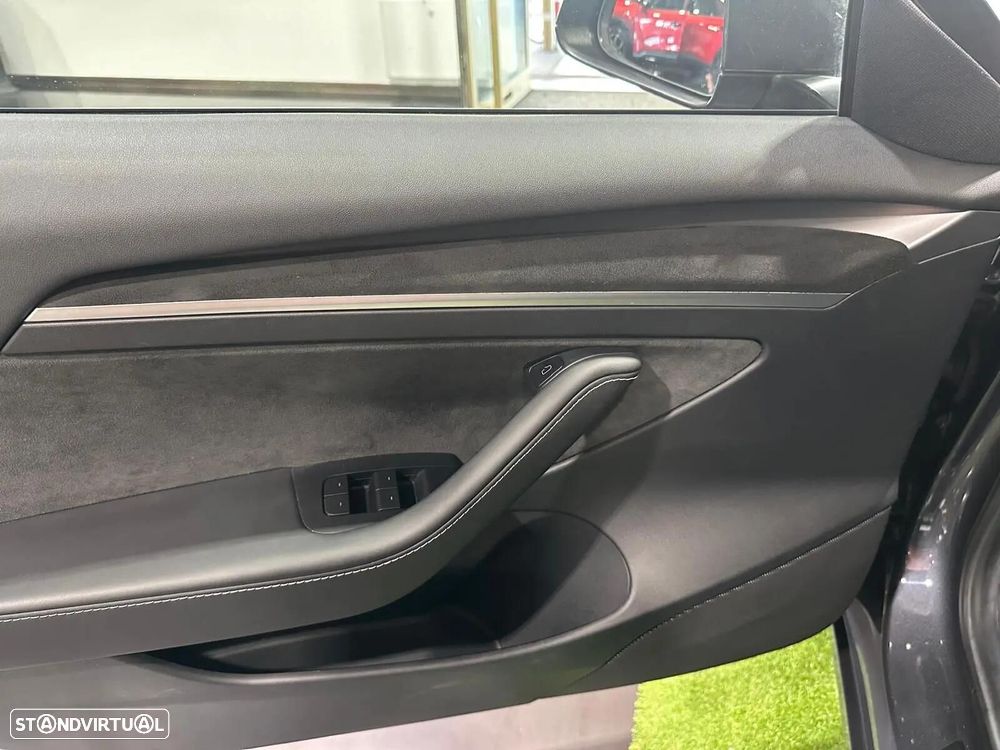 Tesla Model 3 Standard RWD Plus - 31