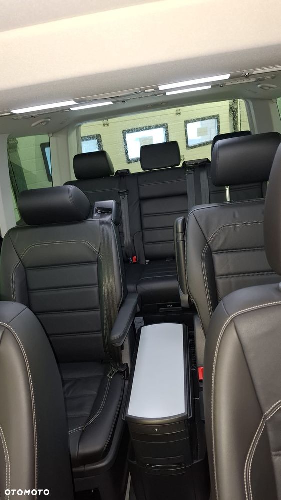 Volkswagen Multivan - 17