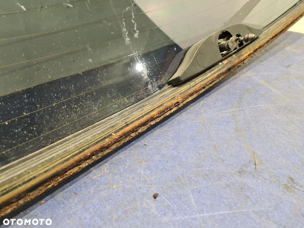 BMW 5 E39 TOURING SZYBA TYLNA - 8