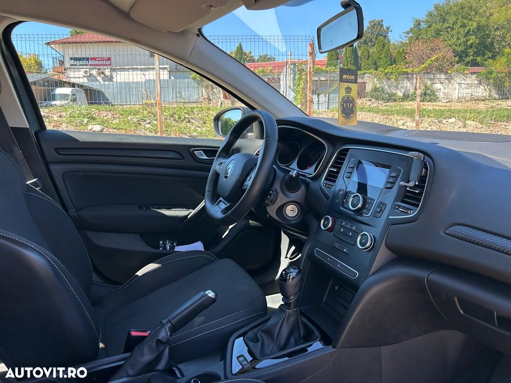 Renault Megane TCE GPF Zen - 12