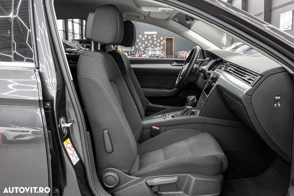 Volkswagen Passat 2.0 TDI DSG Trendline - 14