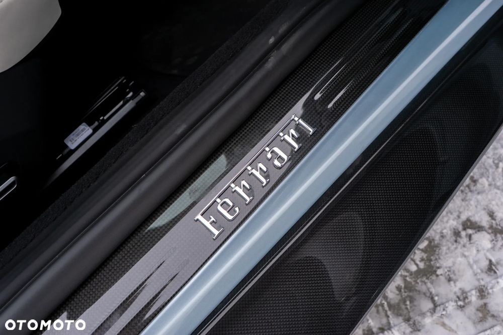 Ferrari Roma Spider - 23