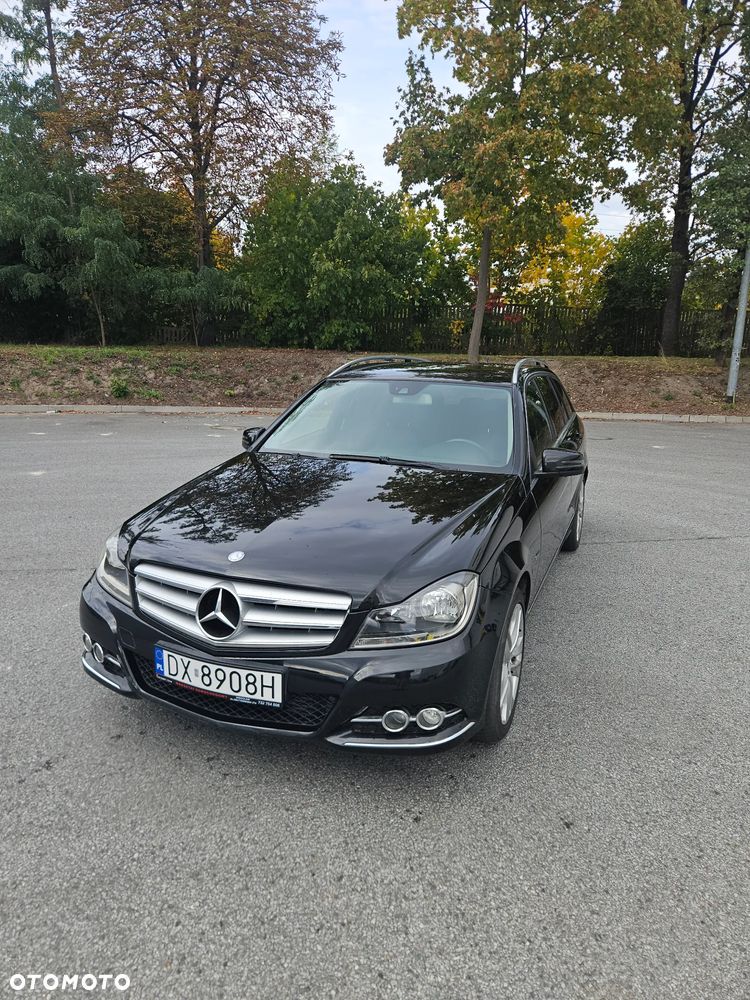 Mercedes-Benz C-Class 2011 photo 4