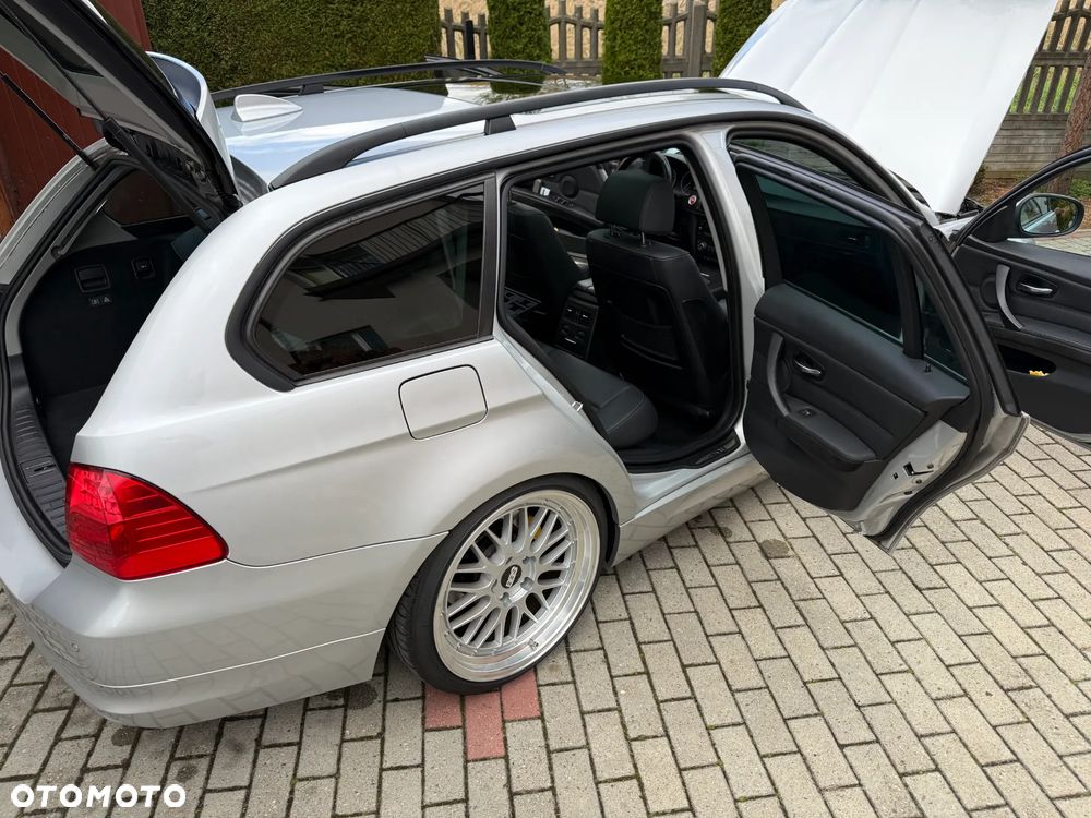 BMW Seria 3 320d DPF Touring - 13