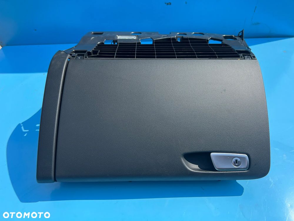 SCHOWEK PASAŻERA AUDI A5 8T 8F1857035A - 1