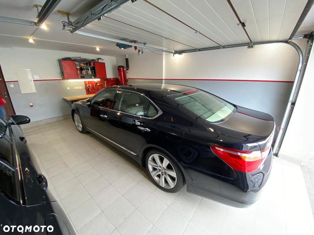 Lexus LS 600h L Superior - 21