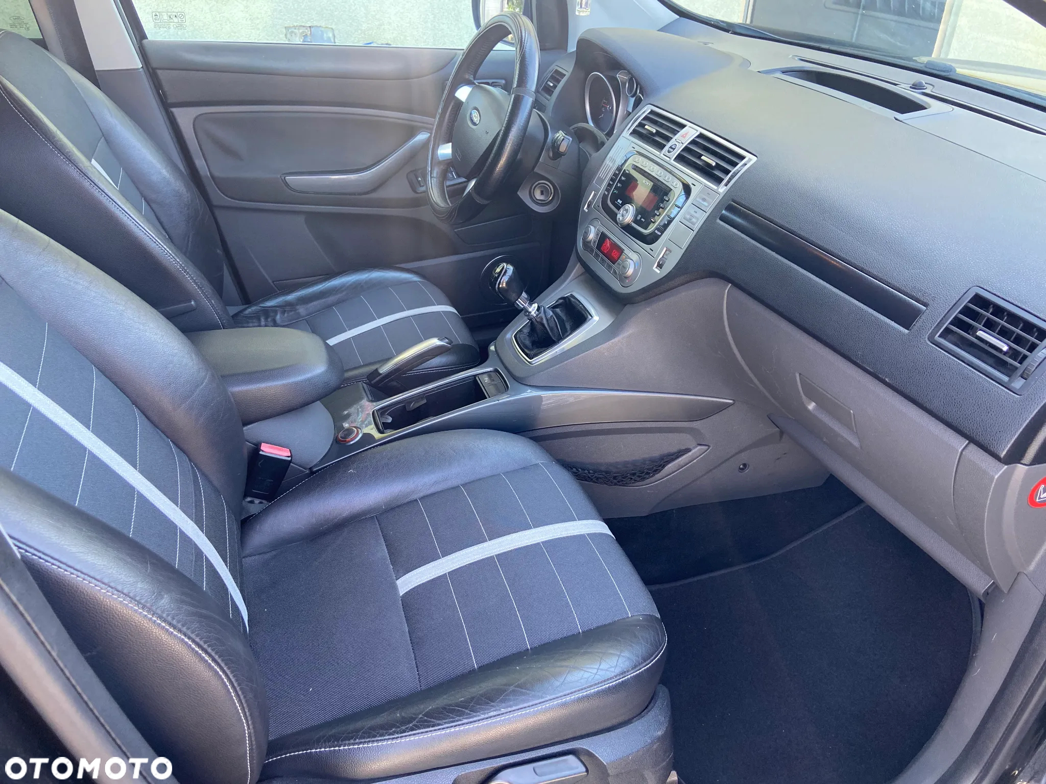Ford Kuga 2.0 TDCi 4x4 Titanium - 29