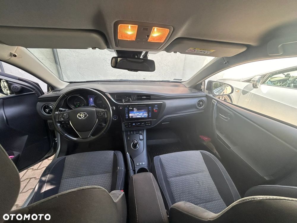 Toyota Auris Hybrid 135 Selection - 8