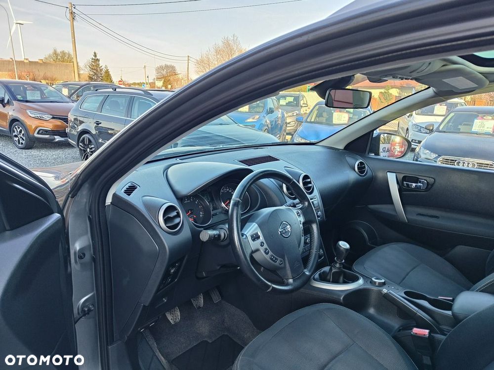 Nissan Qashqai+2 - 10