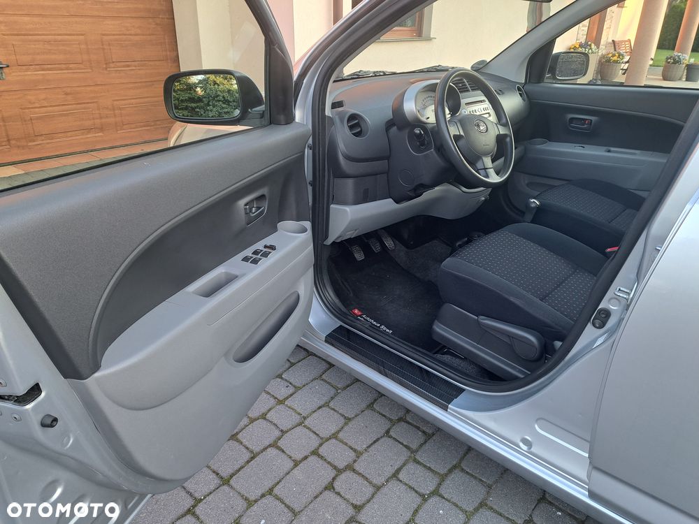 Daihatsu Sirion 1.0 - 18