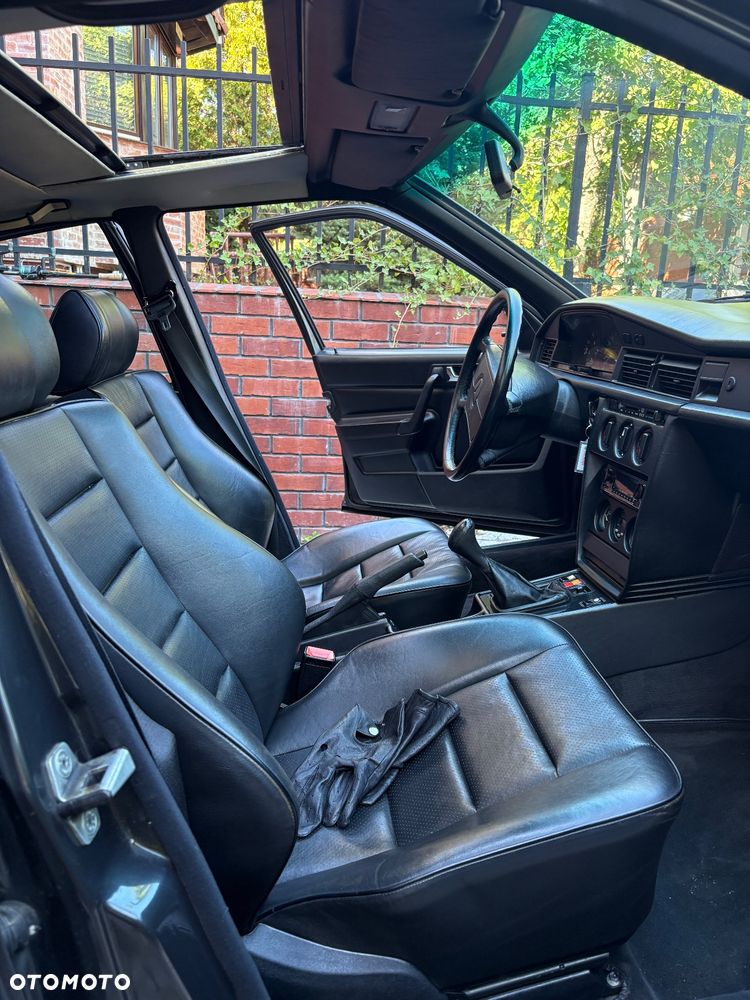 Mercedes-Benz W201 (190) - 10